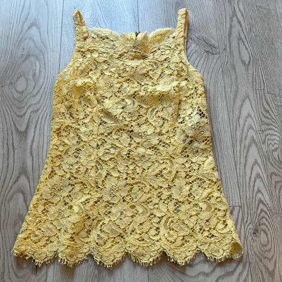 Dolce & Gabbana Yellow Lace Scallop Detail Sleeveless Blouse Sz 38/XS - Picture 4 of 8